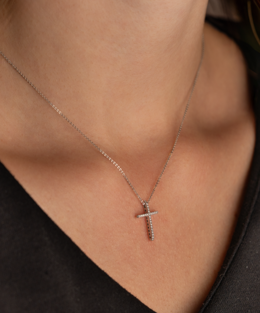 Baltā zelta ķēdīte ar briljanta piekariņu