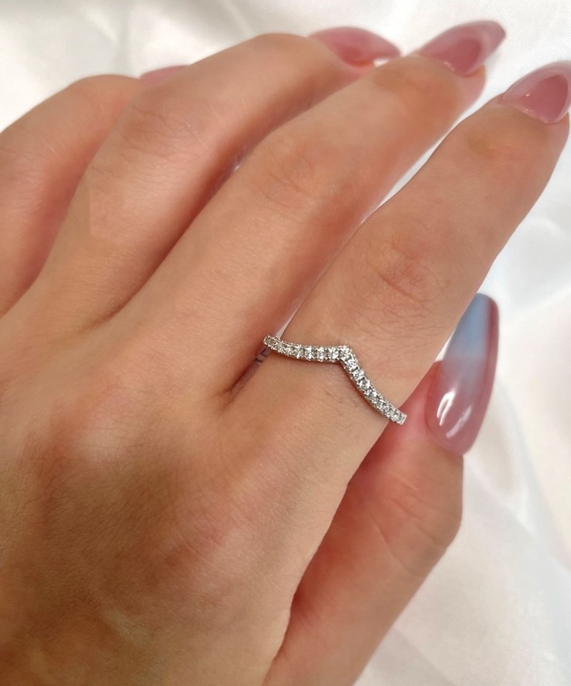 Sudraba gredzens ar cirkonijiem