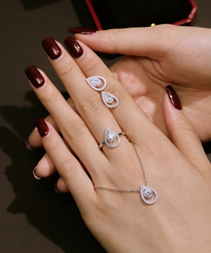 Sudraba gredzens ar cirkonijiem