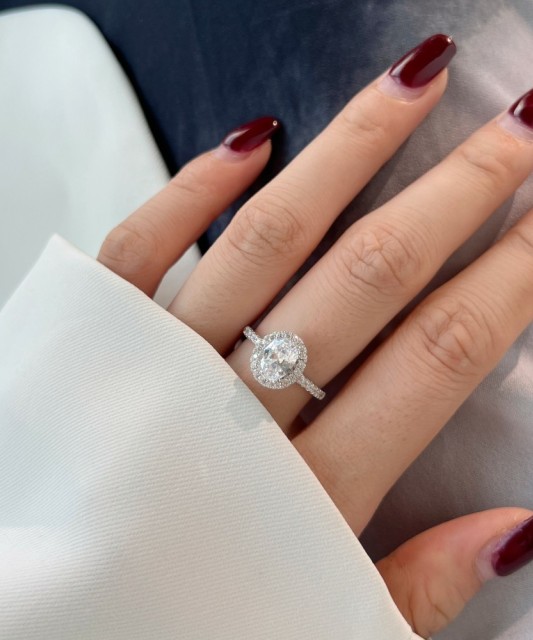 Sudraba gredzens ar cirkonijiem