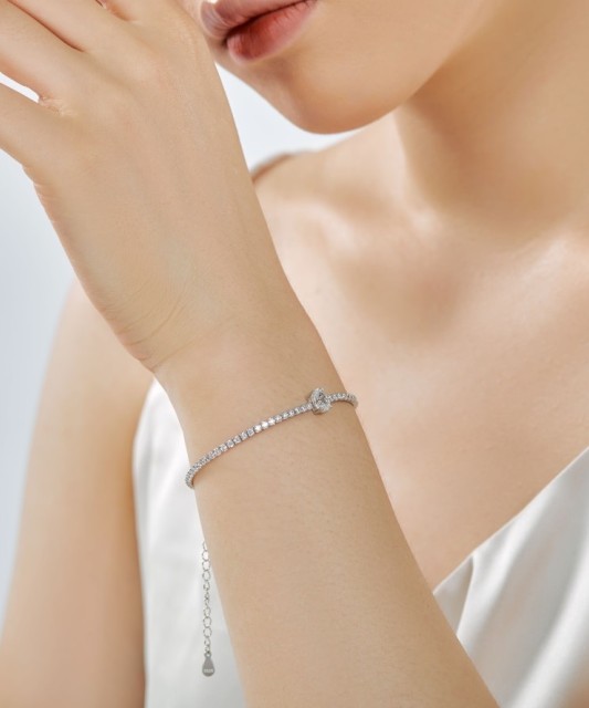 Sudraba rokassprādze ar cirkonijiem