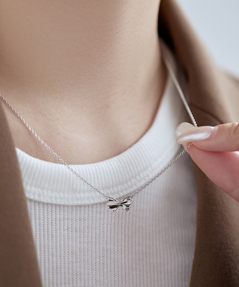 Серебряная цепочка с подвеской