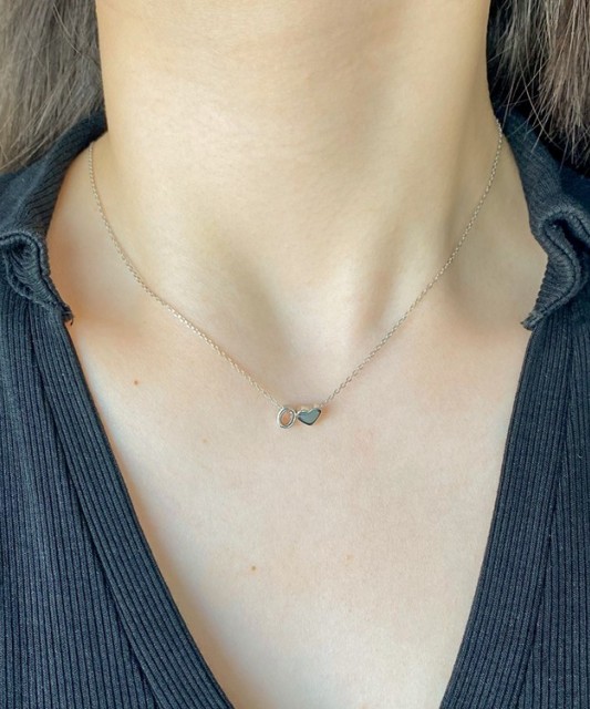 Серебряная цепочка с подвеской в виде буквы O