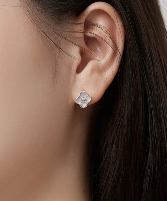 Серьги из серебра с цирконами и эмалью