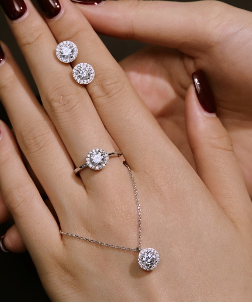 Серебряная цепочка с подвеской из циркона