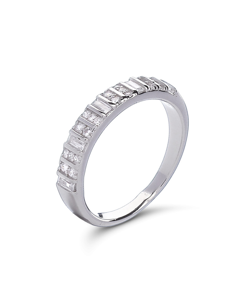 Серебряное кольцо с цирконами