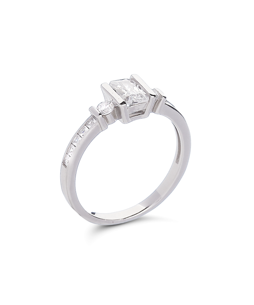 Серебряное кольцо с цирконами