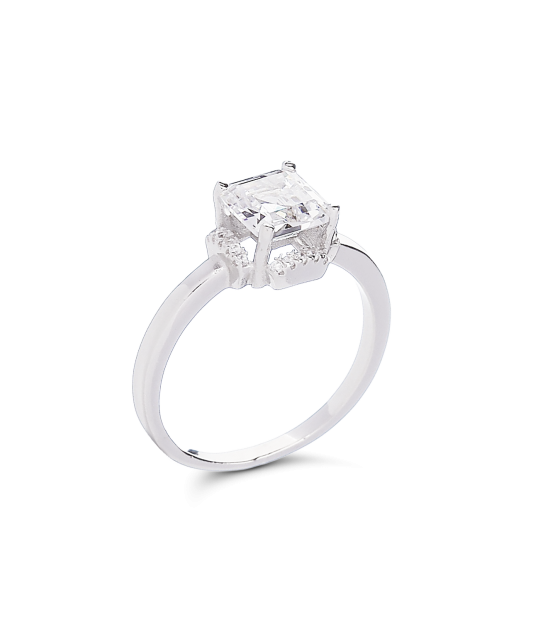 Серебряное кольцо с цирконами