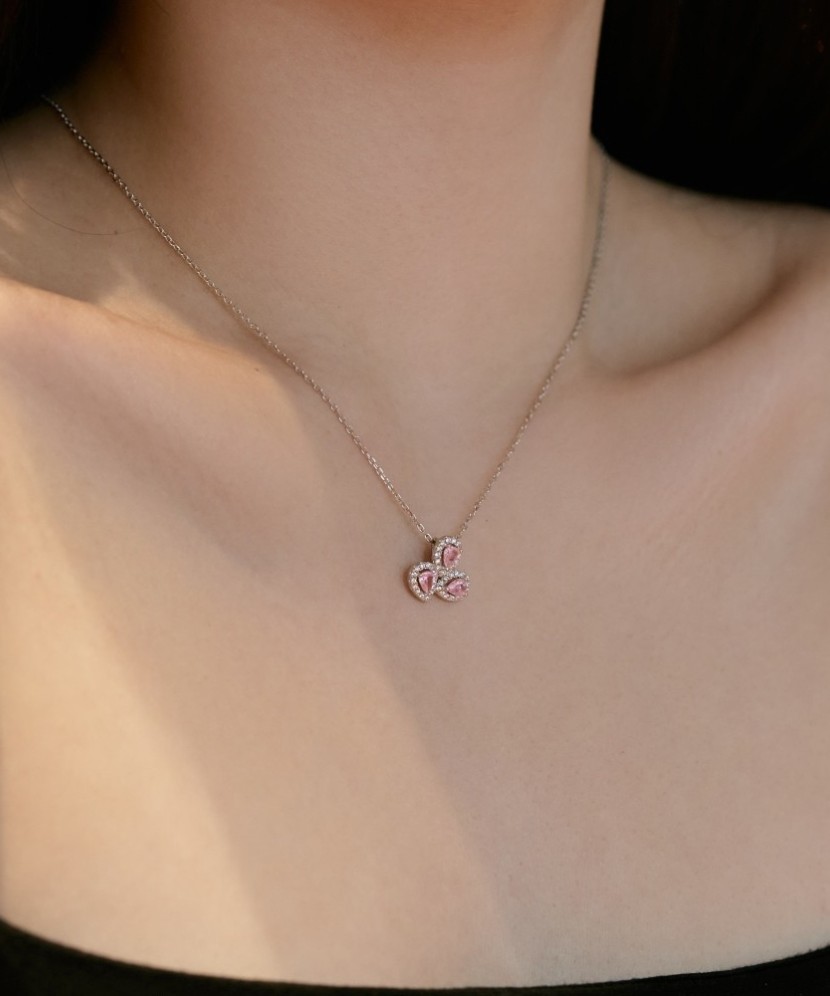 Серебряная цепочка с подвеской из циркона