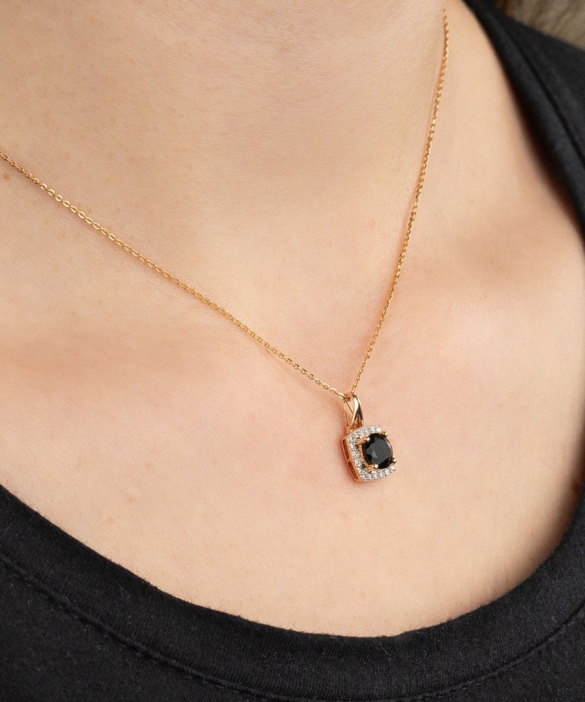 Zelta kulons ar dimantiem un spineli - Goldinga