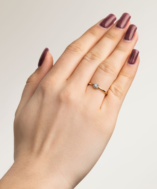 Кольцо из желтого золота с бриллиантами