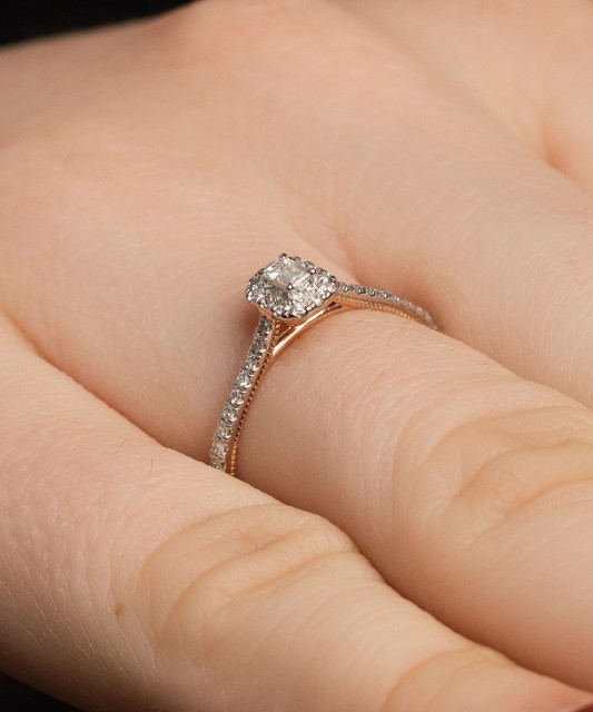 Zelta gredzens ar dimantiem - Goldinga