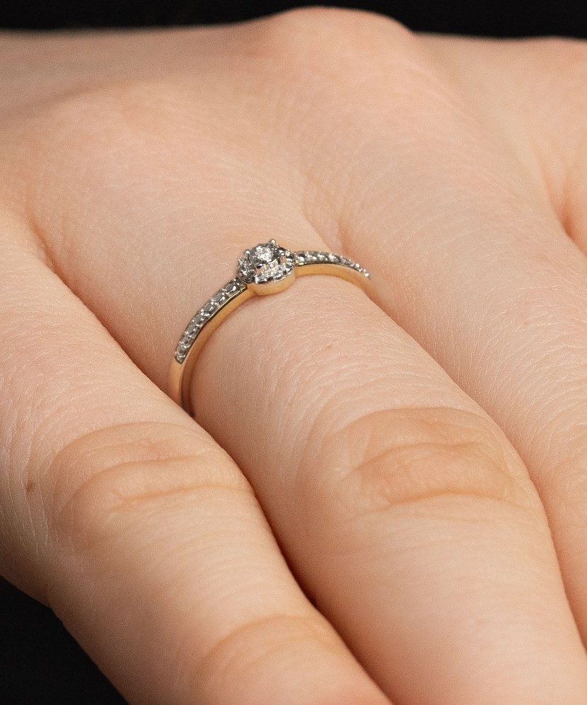 Dzeltena zelta gredzens ar dimantiem - Goldinga