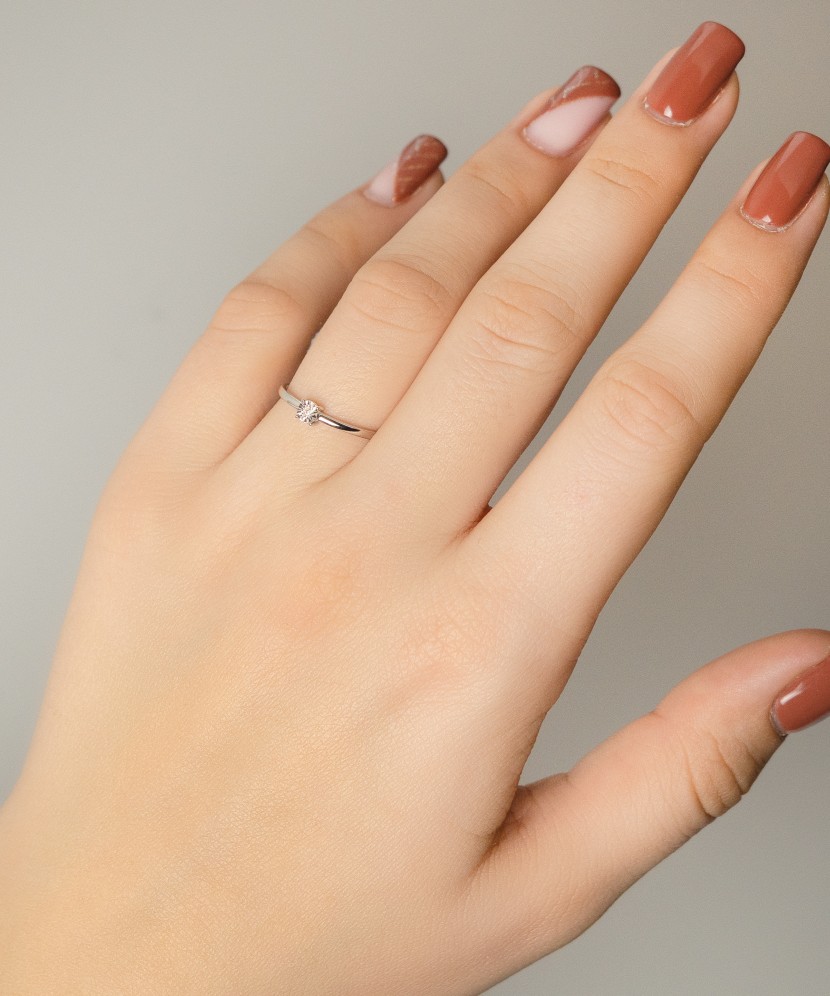 Кольцо из белого золота с бриллиантами