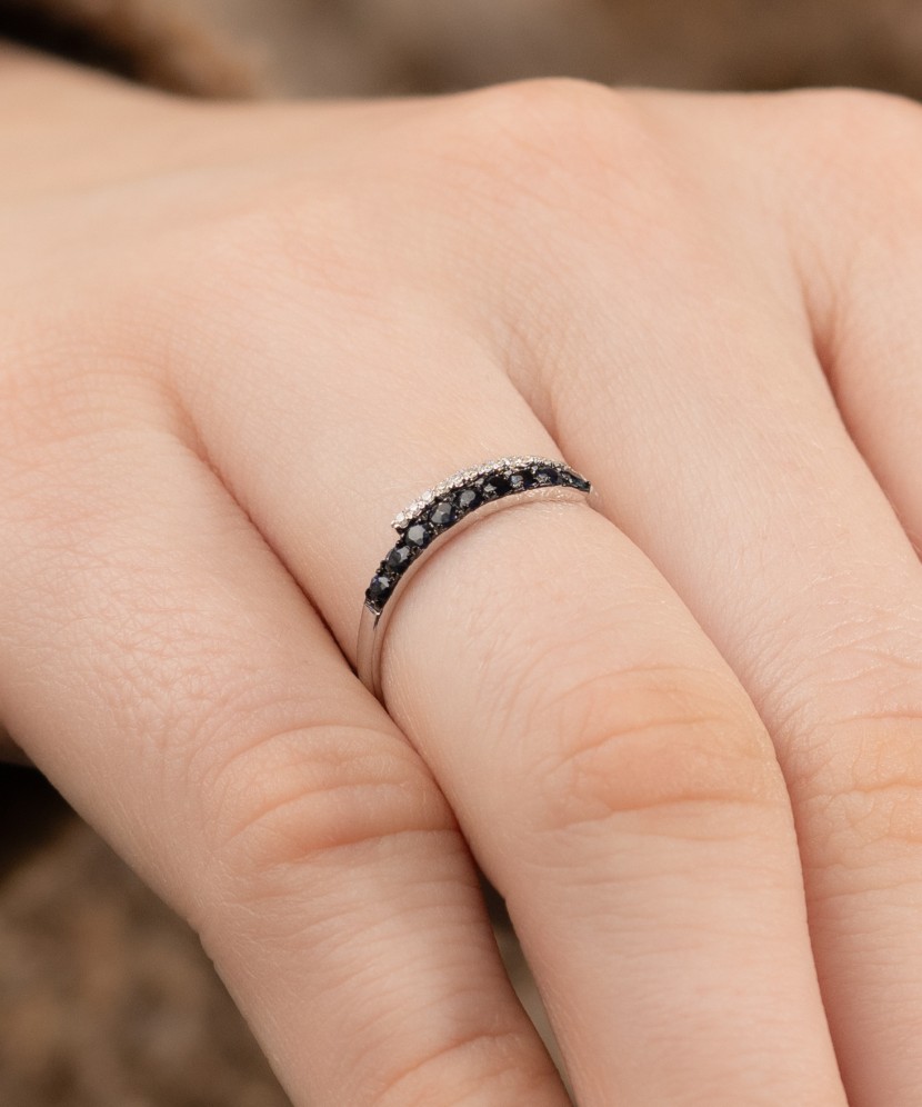 Baltā zelta gredzens ar safīru un dimantiem - Goldinga