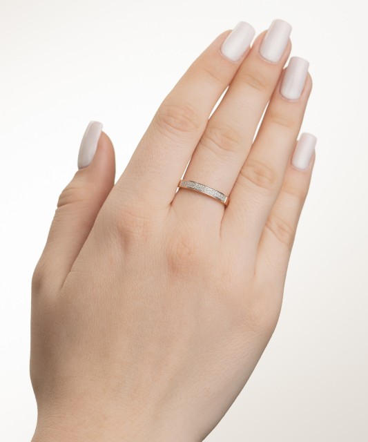 Zelta gredzens ar dimantiem