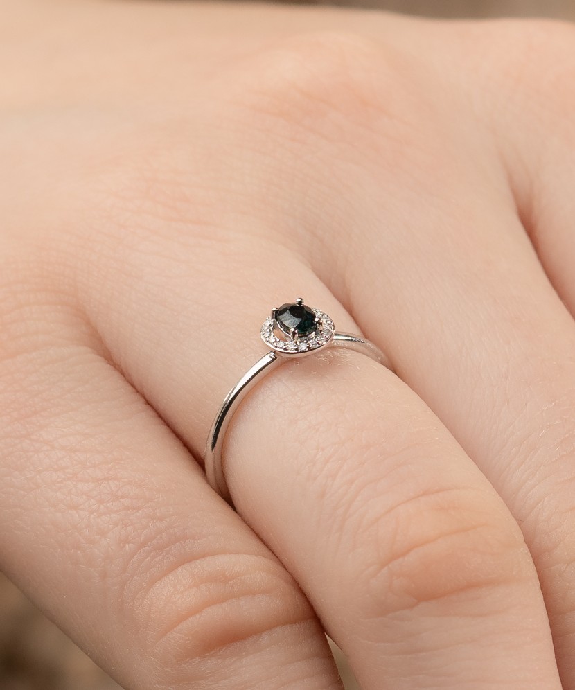 Baltā zelta gredzens ar safīru un briljantiem - Goldinga