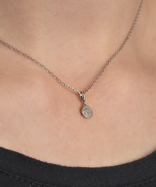 Baltā zelta piekariņš ar briljantiem