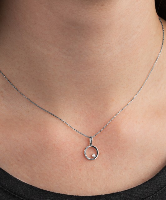 Подвеска из белого золота с бриллиантами