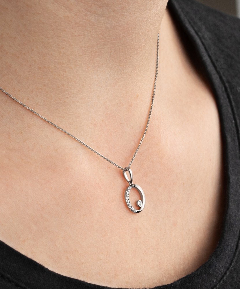 Baltā zelta piekariņš ar briljantiem