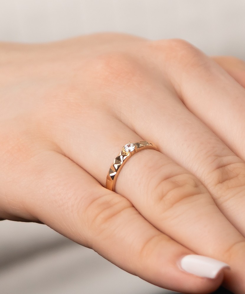 Zelta gredzens ar cirkoniju