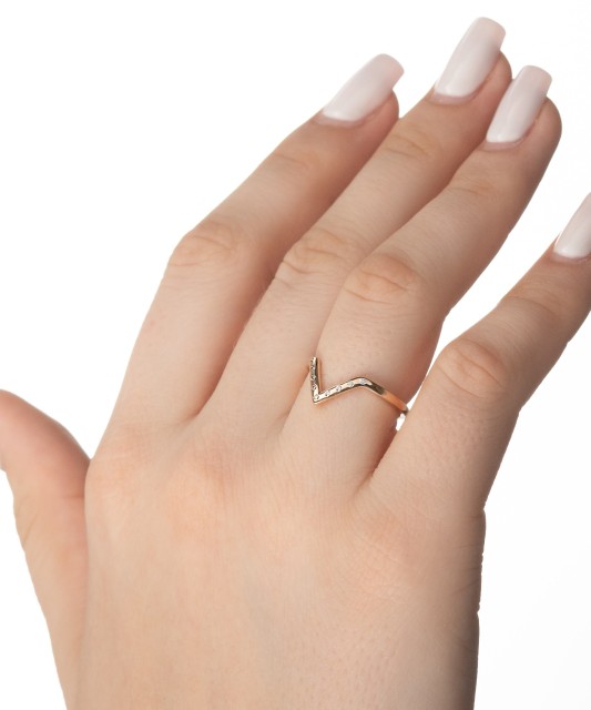 Zelta gredzens ar cirkonijiem