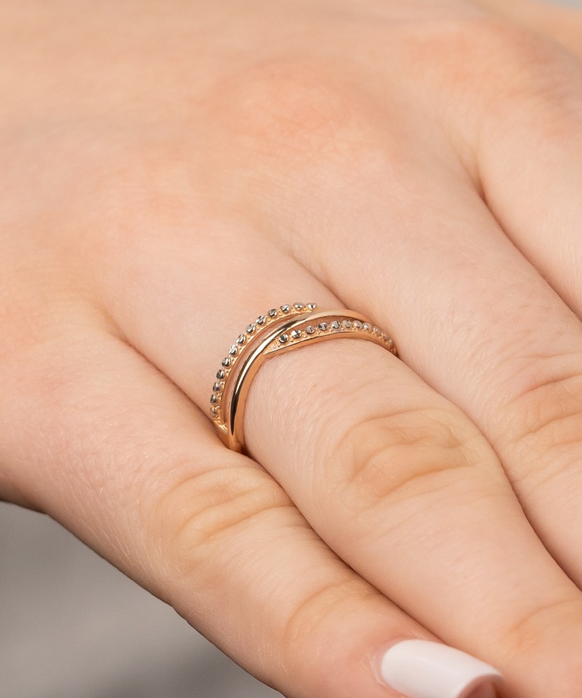 Zelta gredzens ar cirkonijiem