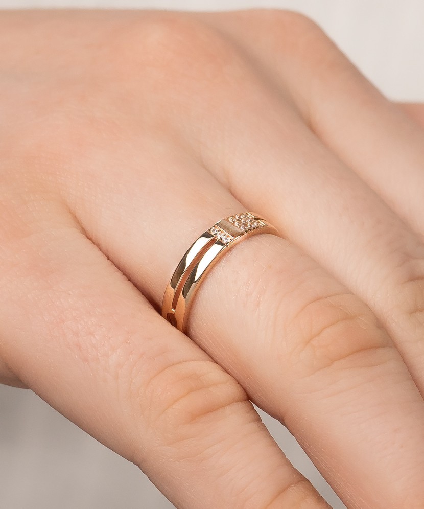 Zelta gredzens ar cirkonijiem