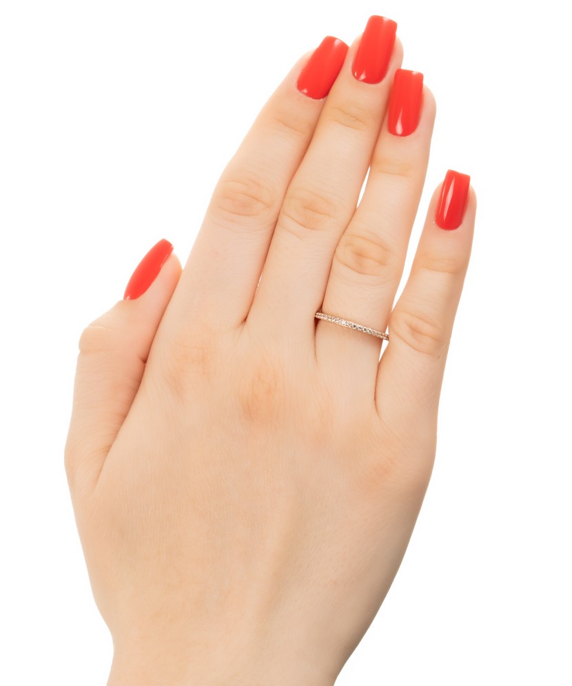 Кольцо из белого золота с цирконами