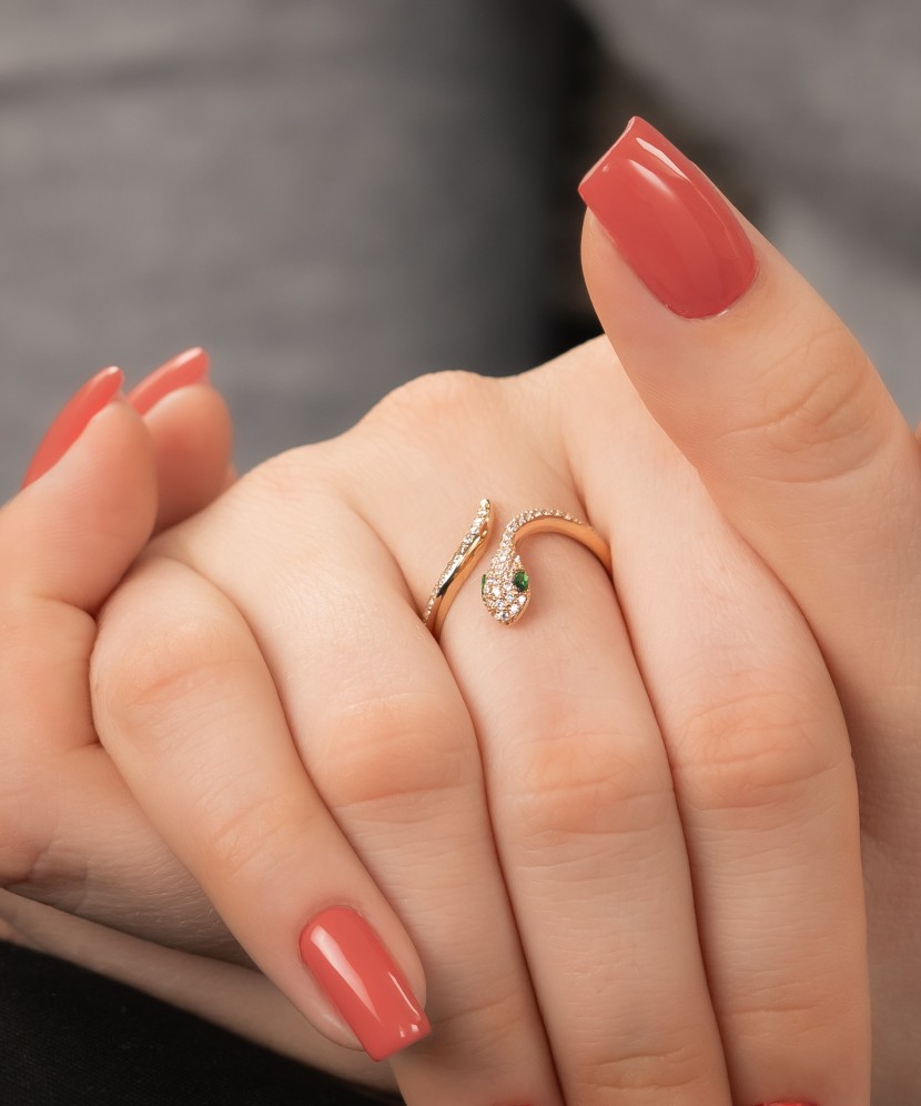 Zelta gredzens ar cirkonijiem