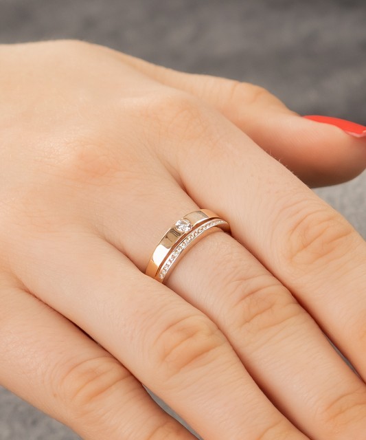 Золотое кольцо с цирконами