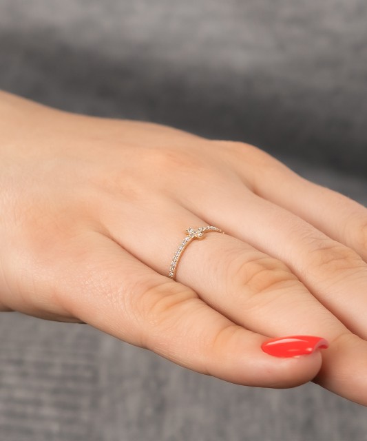 Золотое кольцо с цирконами