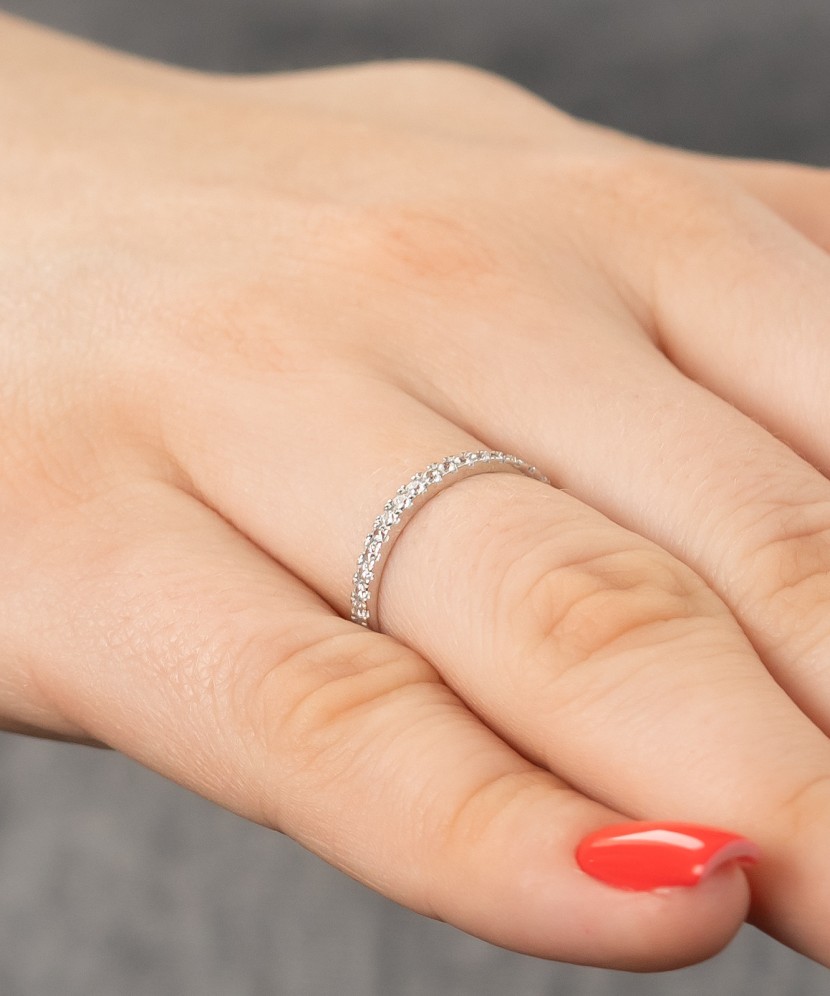 Baltā zelta gredzens ar cirkonijiem