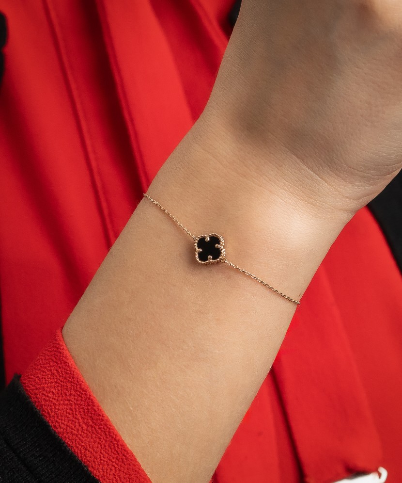 Золотой браслет с эмалью