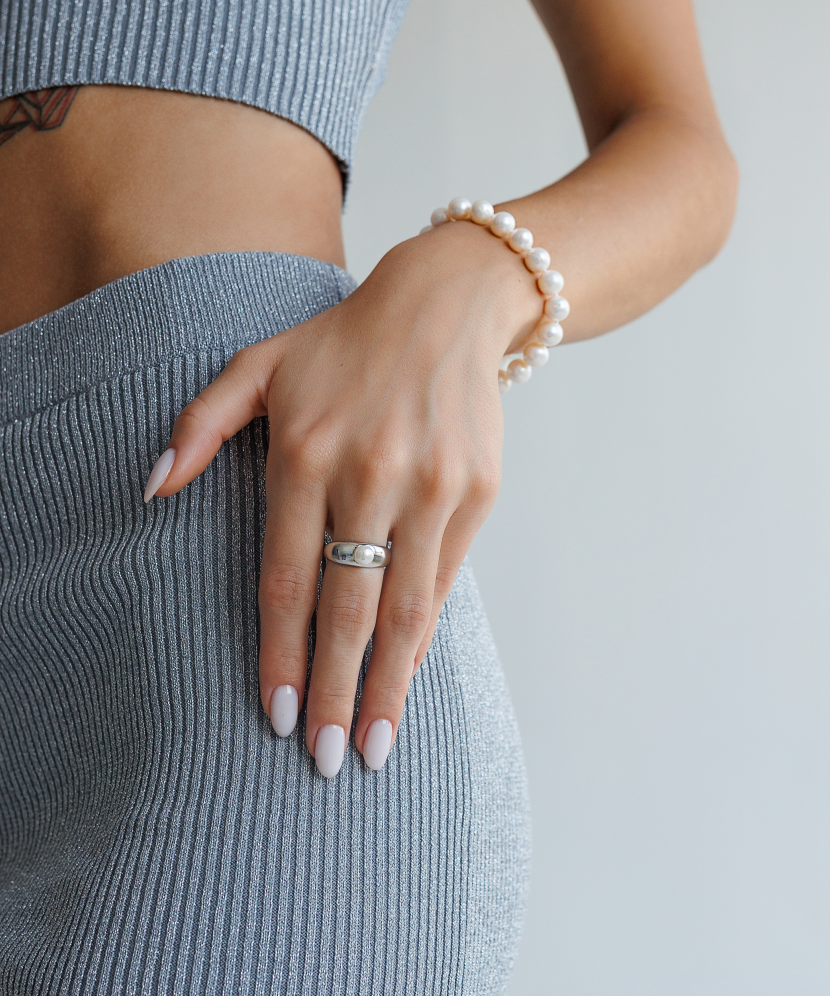 Sudraba gredzens ar pērlēm un cirkonijiem