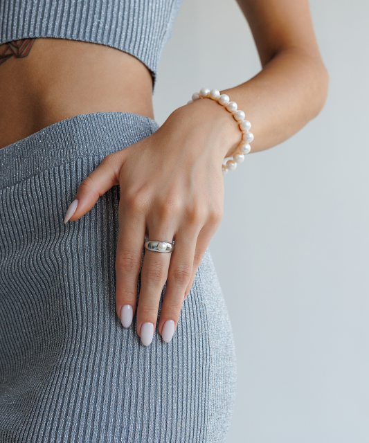 Sudraba gredzens ar pērlēm un cirkonijiem