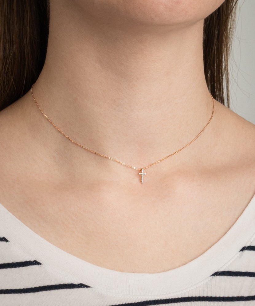 Zelta ķēdīte ar briljanta piekariņu "Krustiņš"