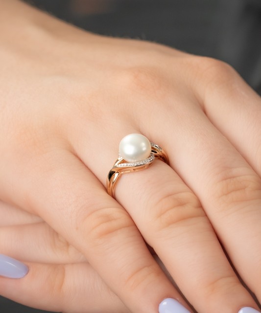 Auksinis žiedas su deimantais ir perlu - Goldinga