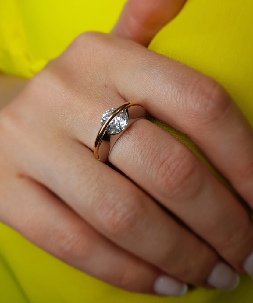 Apzeltīts sudraba gredzens ar cirkonijiem