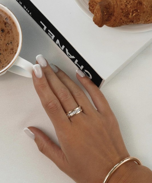 Apzeltīts sudraba gredzens ar cirkonijiem