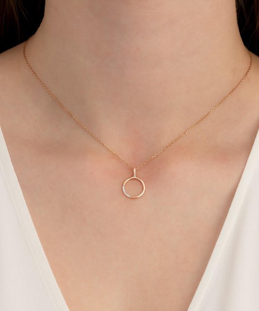 Zelta piekariņš ar dimantiem