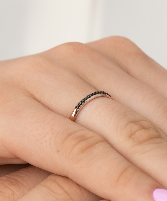 Золотое кольцо с чёрными алмазами