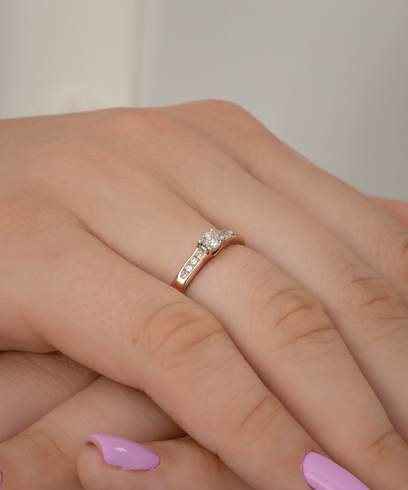 Zelta gredzens ar dimantiem