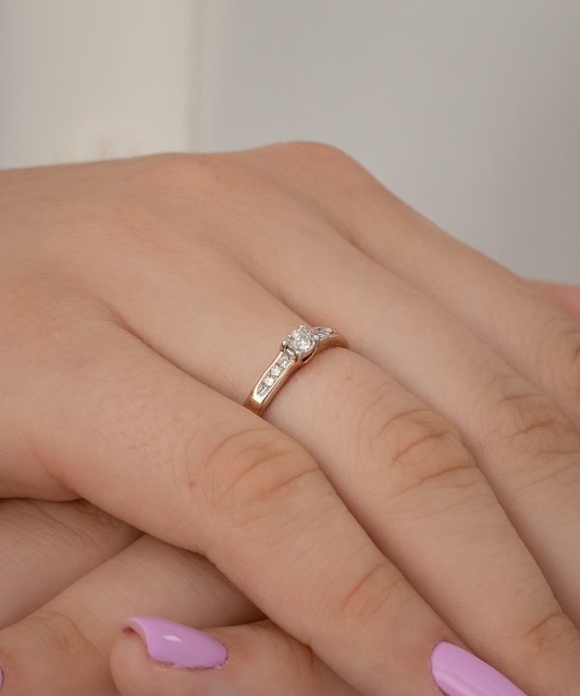 Золотое кольцо с алмазами