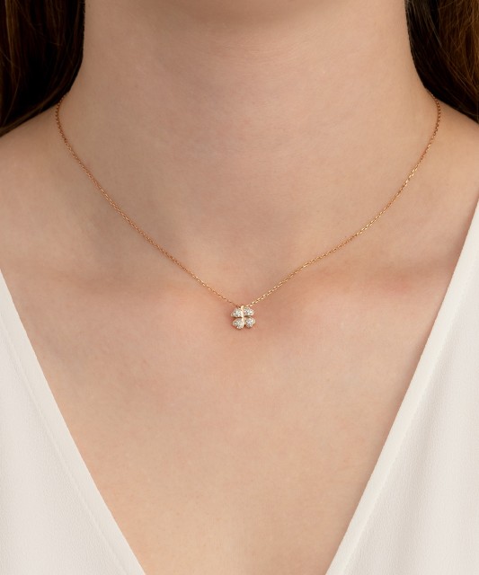 Подвеска из желтого золота с бриллиантами и сапфир