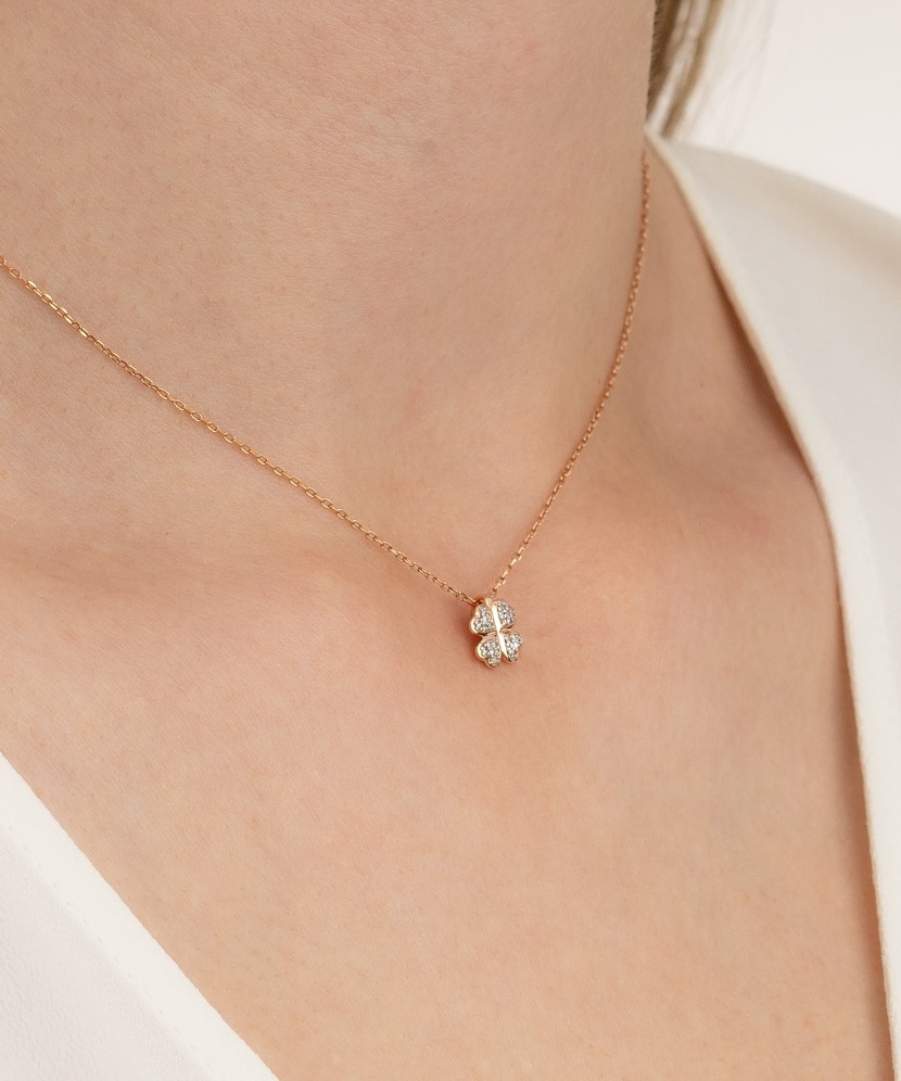 Подвеска из желтого золота с бриллиантами и сапфир