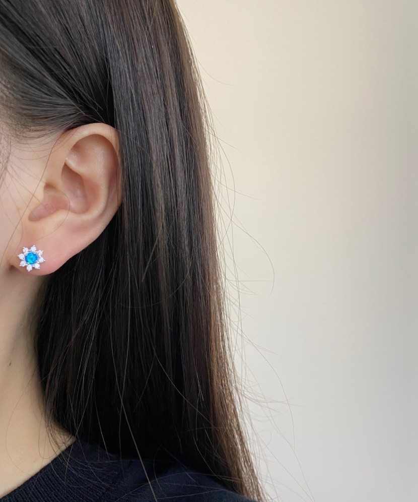 Sudraba auskari ar opālu un cirkonijiem