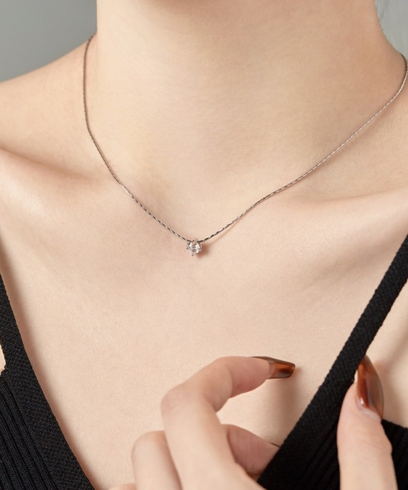 Sudraba ķēdīte ar cirkonija piekariņu