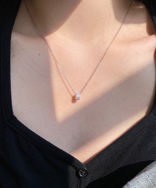 Серебряная цепочка с подвеской из циркона