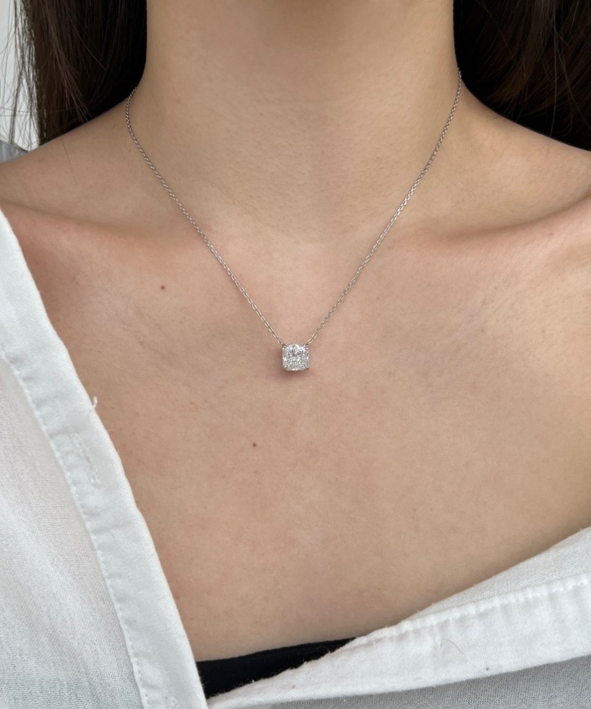 Серебряная цепочка с подвеской из циркона